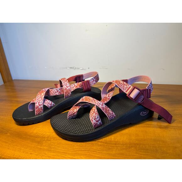Chaco ZCloud 2 women’s sandal size 8, pink and red straps - Picture 3 of 7